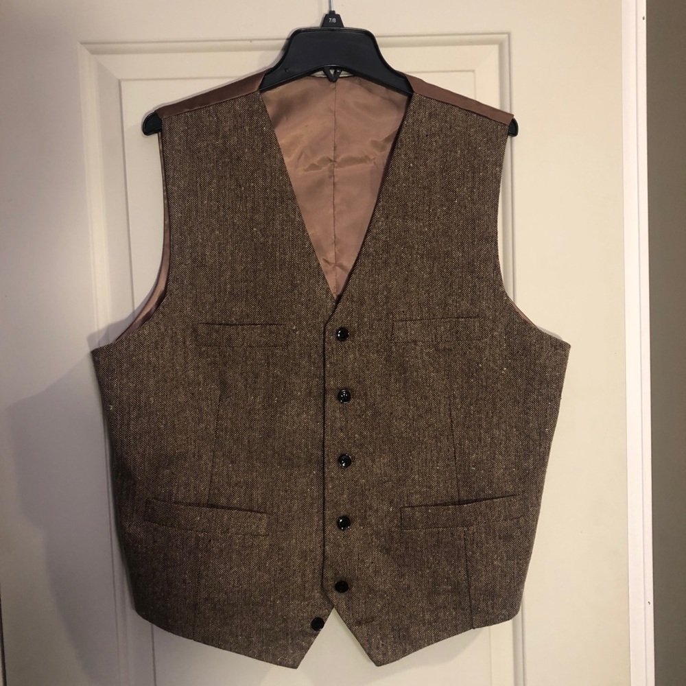 Men’s tweed vest